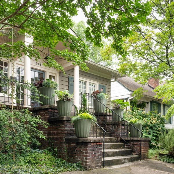 Home-Entry-Steps-with-Pleat-Planters.jpg Pleat Planters